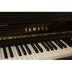 PIANO YAMAHA MC301 NEGRO USADO 