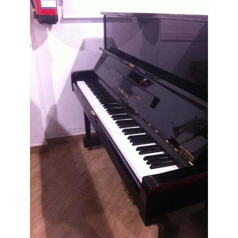 PIANO YAMAHA U1 NEGRO POLIESTER USADO 