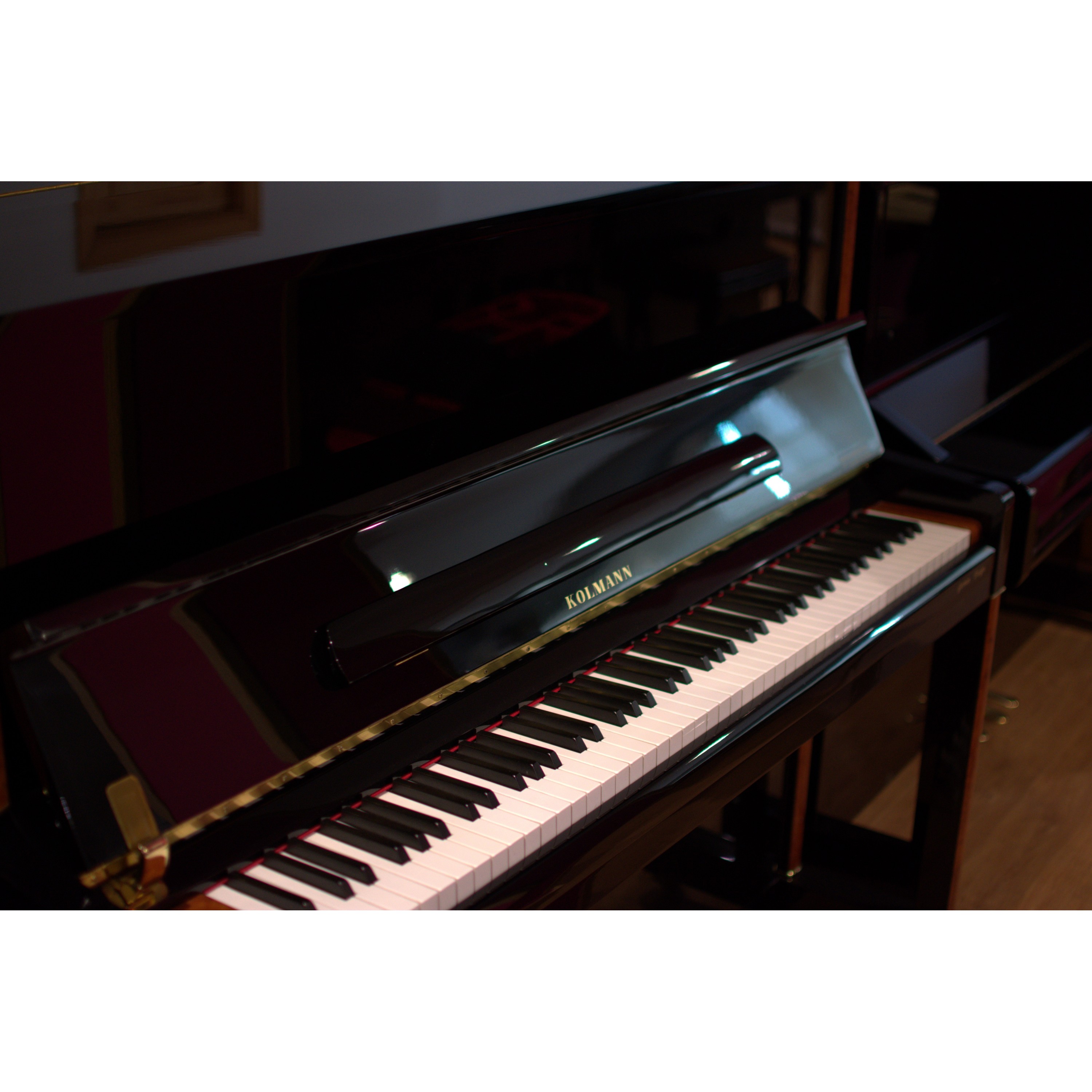 PIANO KOLMANN SP300