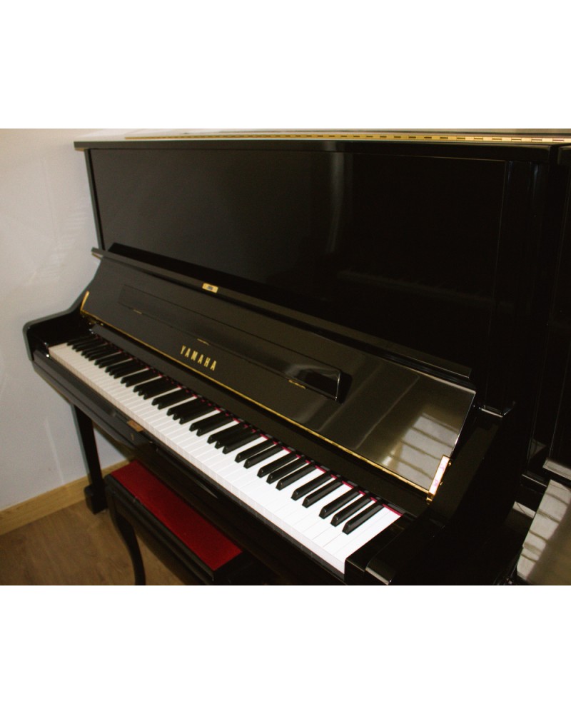 PIANO YAMAHA U1 NEGRO POLIESTER USADO