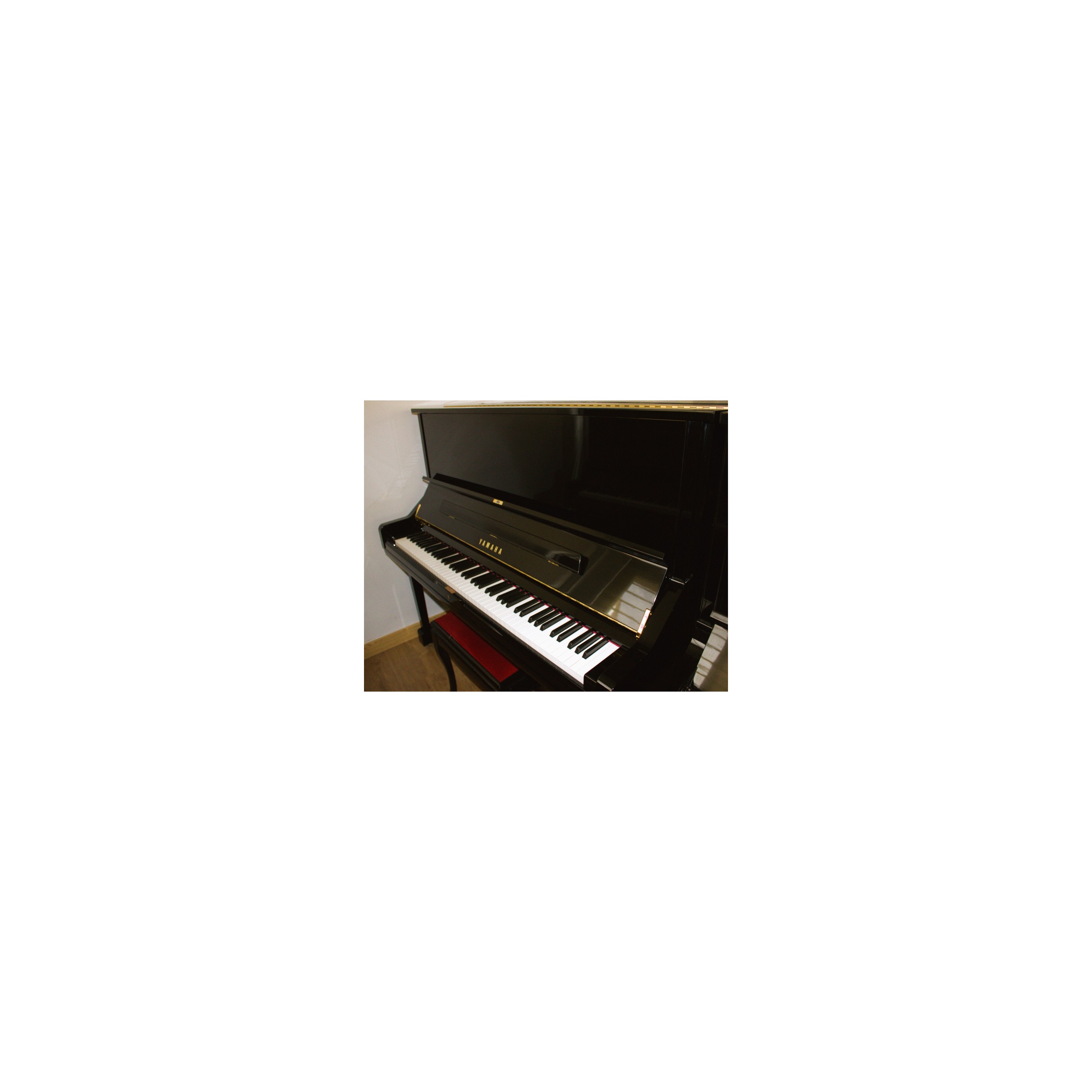 PIANO YAMAHA U1 NEGRO POLIESTER USADO