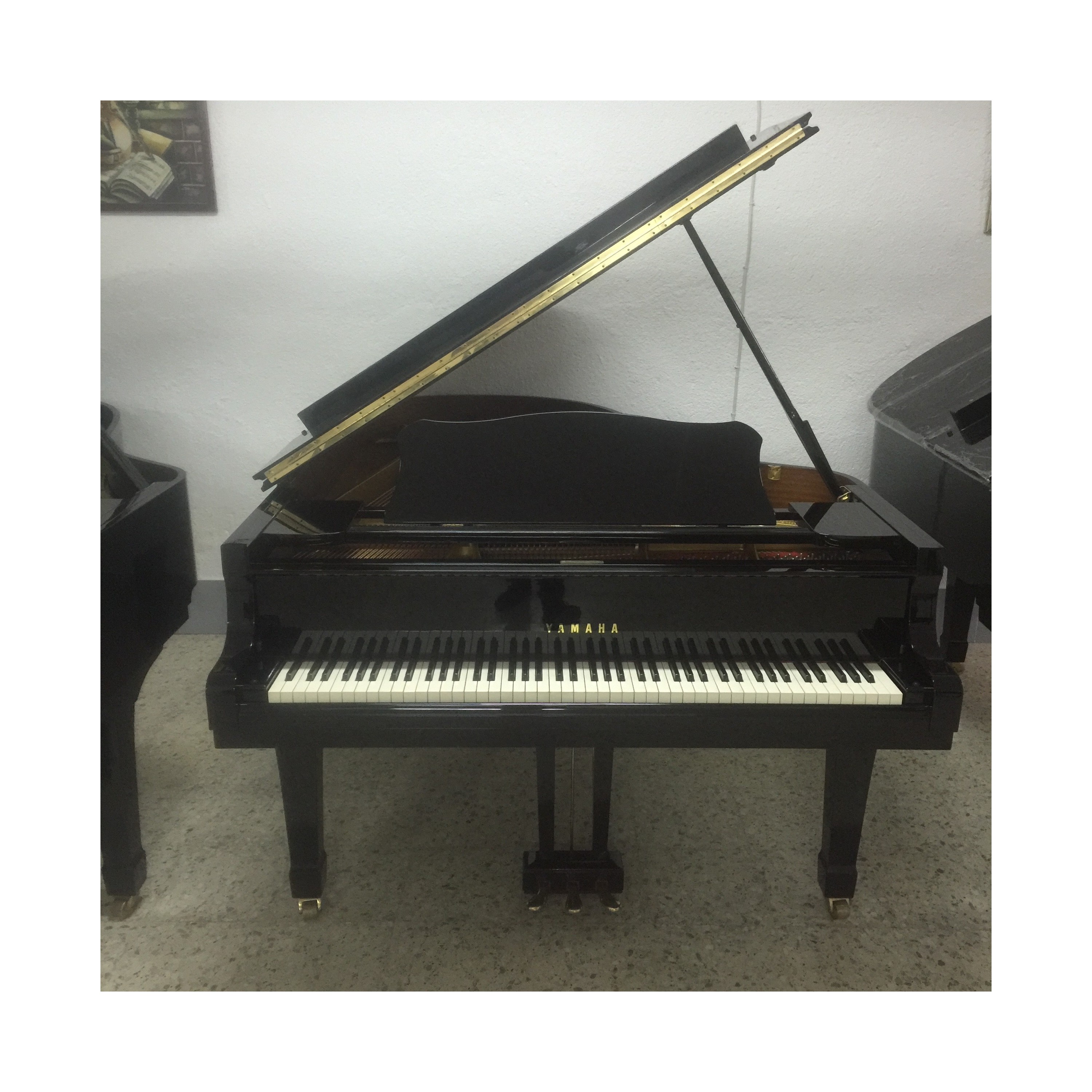 PIANO COLA YAMAHA C5 NEGRO USADO