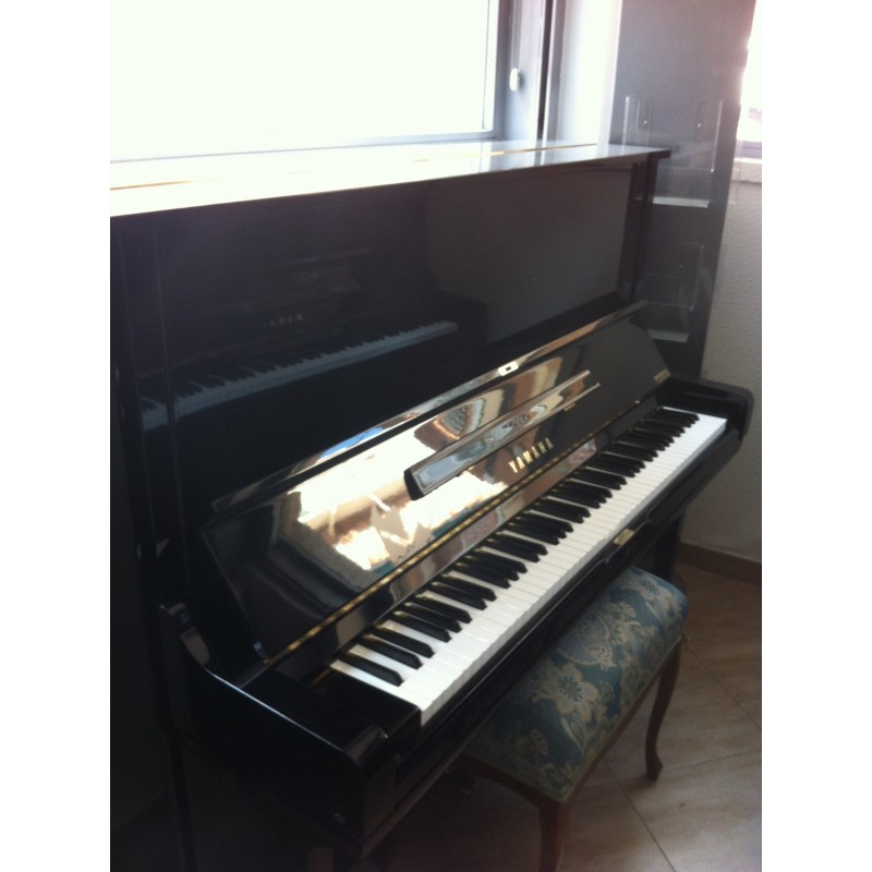 PIANO YAMAHA U1M NEGRO POLIESTER USADO