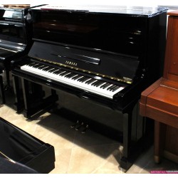 PIANO YAMAHA U30A NEGRO...