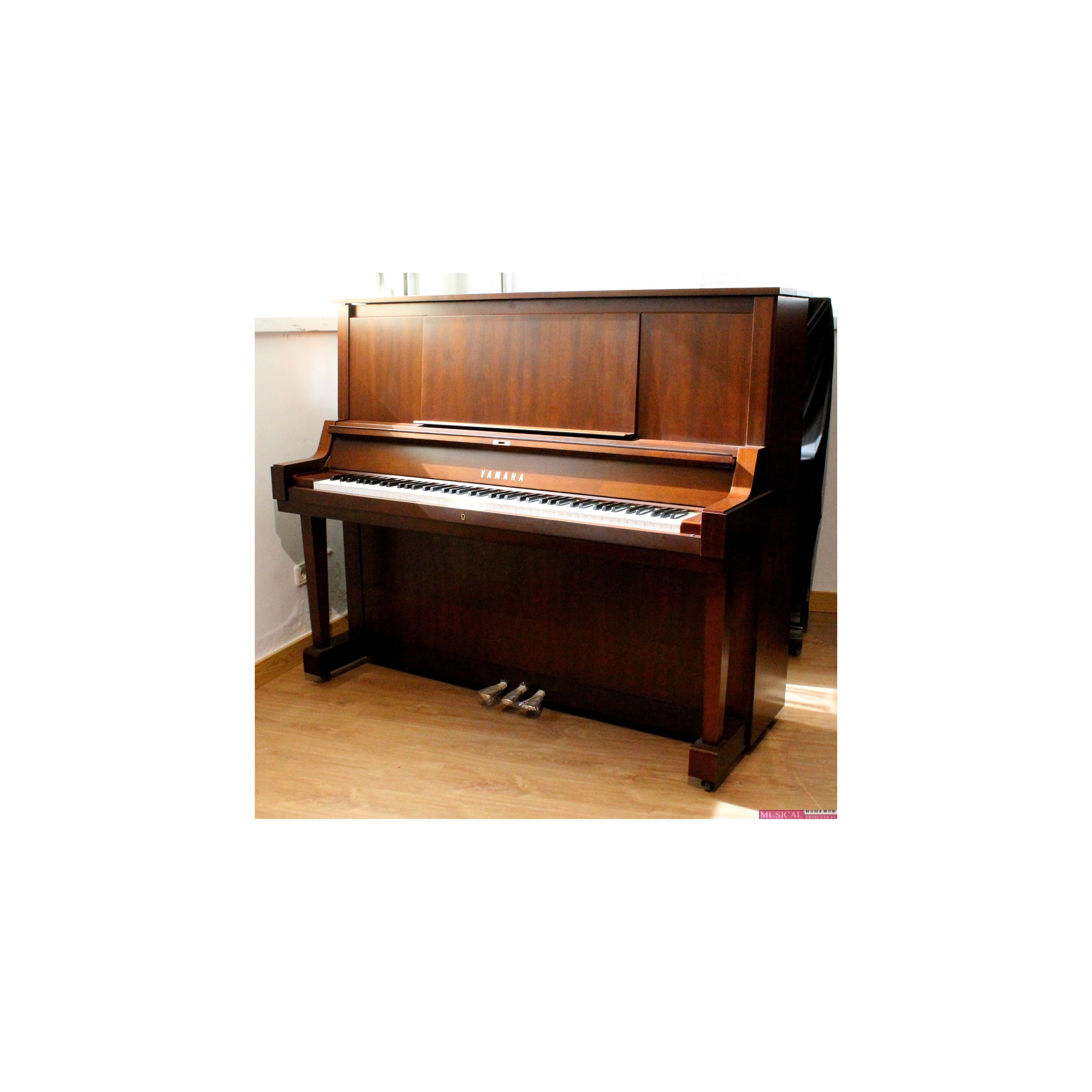 PIANO YAMAHA W102 NOGAL USADO