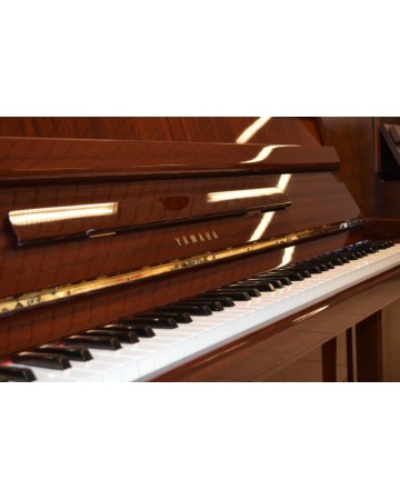 YAMAHA C108E PIANO CAOBA USADO