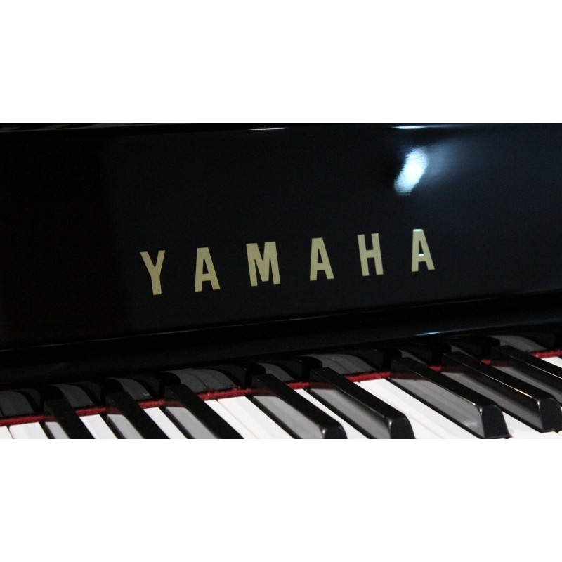 PIANO YAMAHA UX30BL NEGRO POLIESTER USADO