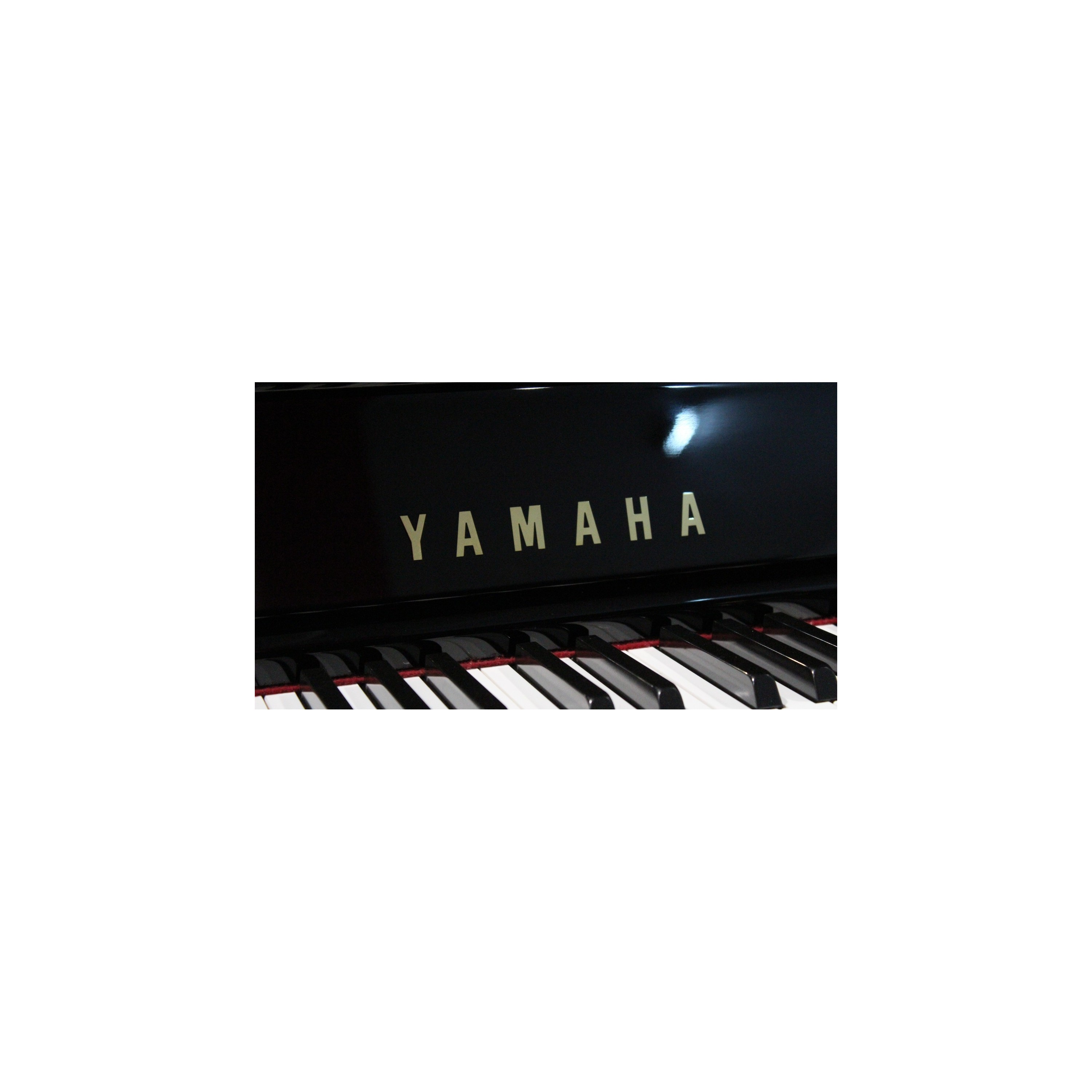 PIANO YAMAHA UX30BL NEGRO POLIESTER USADO