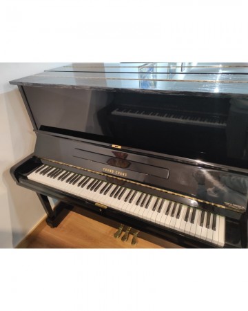 PIANO YOUNG CHANG U121 NEGRO USADO